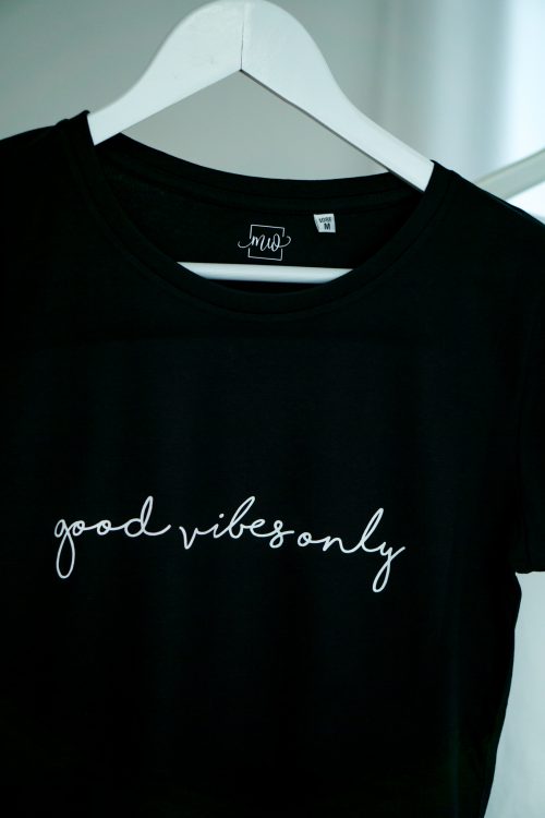 mellowwords-shirts-good-vibes-schwarz-2