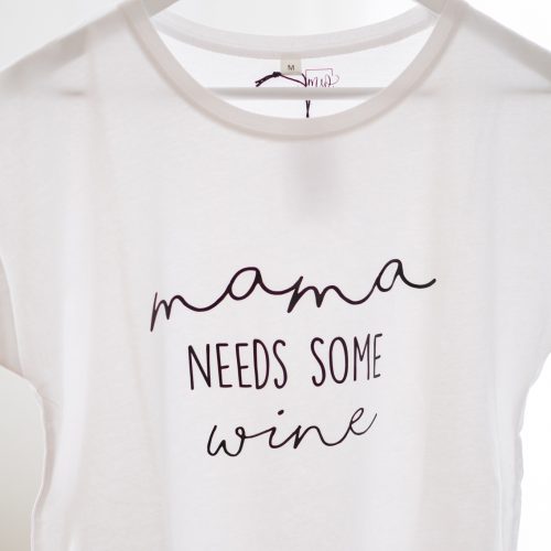 mellowwords-shirt-mama-needs-some-wine-2