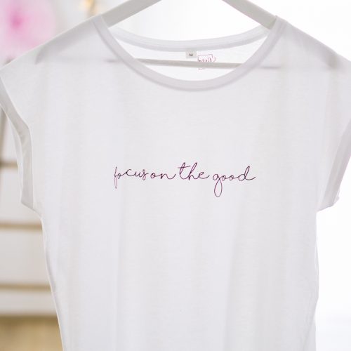 mellowwords-shirts-focus-on-the-good-1